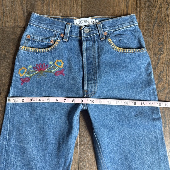 Vintage Levi 501 Flare Jeans - Picture 6 of 6